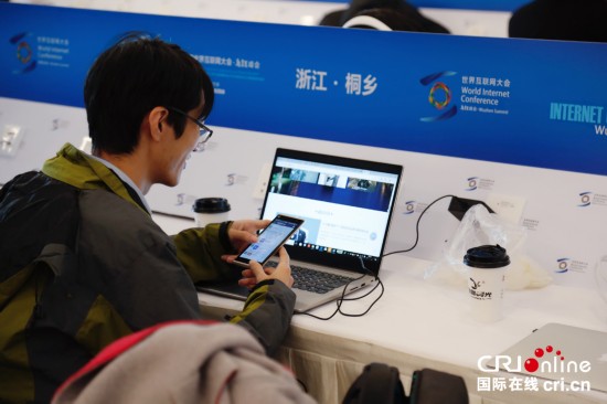 互聯網新聞報道(互聯網新聞報道和傳統(tǒng)新聞報道有怎樣的相同和不同)